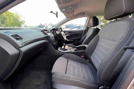 Vauxhall Insignia 2.0 CDTi ecoFLEX SRi Euro 5 5dr 18