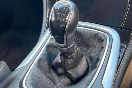 Vauxhall Insignia 2.0 CDTi ecoFLEX SRi Euro 5 5dr 22