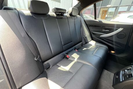BMW 3 Series 2.0 330e 7.6kWh M Sport Saloon 4dr Petrol Plug-in Hybrid Auto Euro 6 (s/s)  21