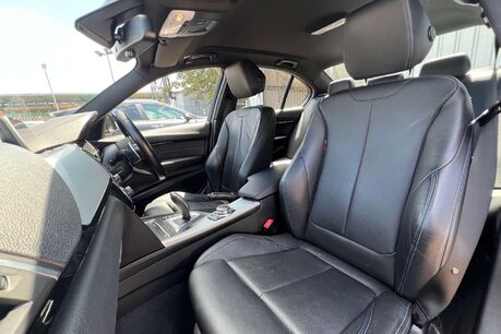 BMW 3 Series 2.0 330e 7.6kWh M Sport Saloon 4dr Petrol Plug-in Hybrid Auto Euro 6 (s/s)  27
