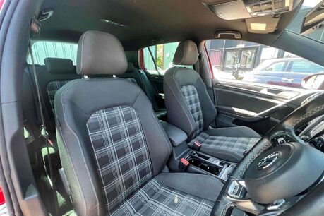 Volkswagen Golf 2.0 TDI BlueMotion Tech GTD Euro 6 (s/s) 5dr 8