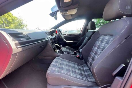 Volkswagen Golf 2.0 TDI BlueMotion Tech GTD Euro 6 (s/s) 5dr 19