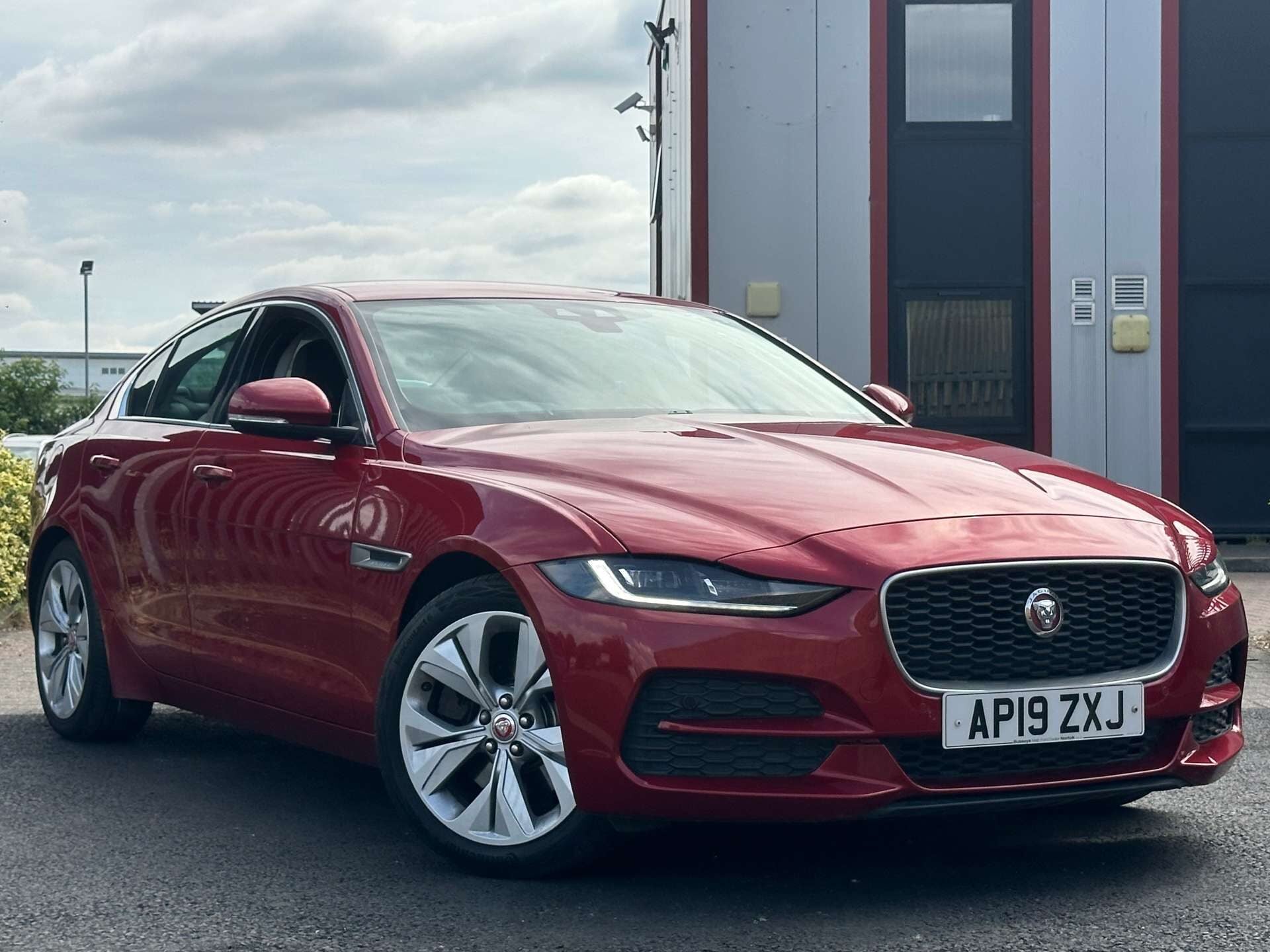 Jaguar Xe