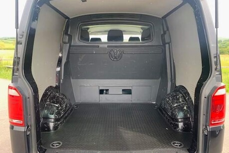 Volkswagen Transporter 2.0 TDI T32 BlueMotion Tech Highline Crew Van DSG FWD Euro 6 (s/s) 5dr 18