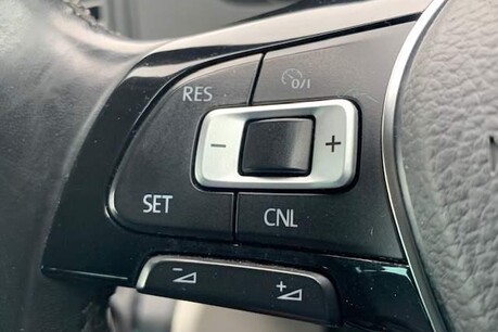 Volkswagen Transporter 2.0 TDI T32 BlueMotion Tech Highline Crew Van DSG FWD Euro 6 (s/s) 5dr 25