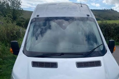 Ford Transit 2.2 TDCi 460 HDT Trend L4 H3 5dr (18 seats) 14