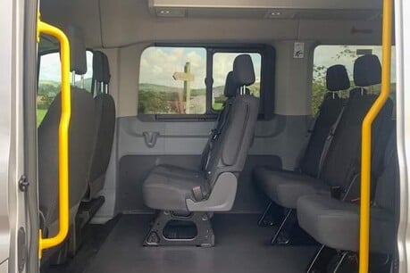 Ford Transit 2.2 TDCi 460 HDT Trend L4 H3 5dr (18 seats) 29