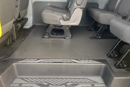 Ford Transit 2.2 TDCi 460 HDT Trend L4 H3 5dr (18 seats) 33
