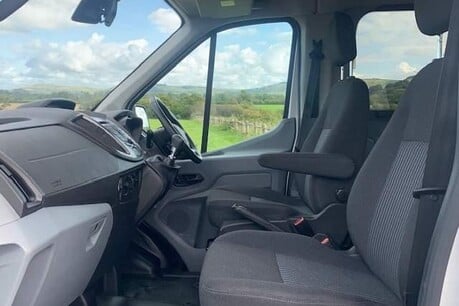 Ford Transit 2.2 TDCi 460 HDT Trend L4 H3 5dr (18 seats) 3