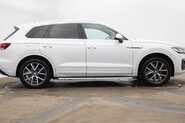 Volkswagen Touareg 3.0 TDI V6 R-Line Tech Tiptronic 4Motion Euro 6 (s/s) 5dr 3
