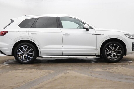 Volkswagen Touareg 3.0 TDI V6 R-Line Tech Tiptronic 4Motion Euro 6 (s/s) 5dr 3