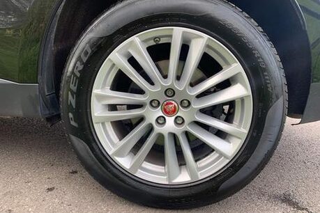 Jaguar F-Pace 2.0 D240 Portfolio Auto AWD Euro 6 (s/s) 5dr 9