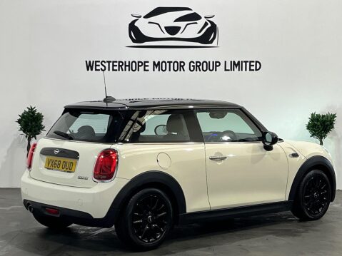 Mini Hatch 1.5 Cooper Classic Euro 6 (s/s) 3dr 4