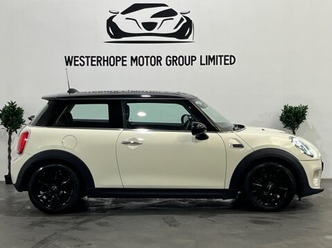 Mini Hatch 1.5 Cooper Classic Euro 6 (s/s) 3dr 17