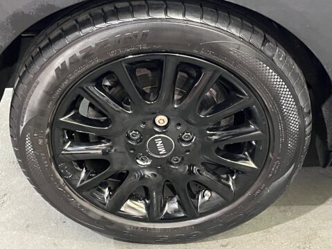 Mini Hatch 1.5 Cooper Classic Euro 6 (s/s) 3dr 29