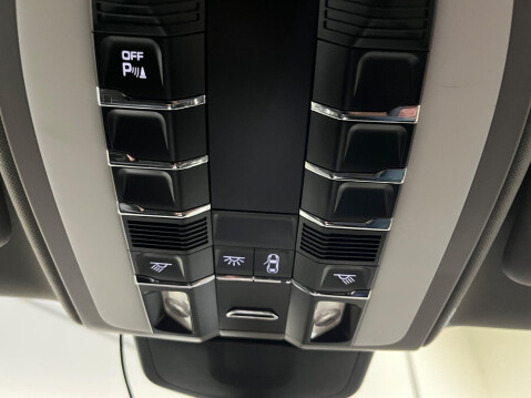 Porsche Panamera 3.0D V6 TiptronicS Euro 5 5dr 29