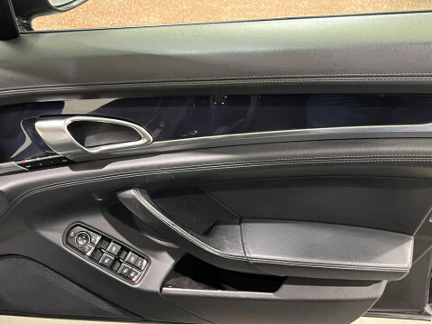 Porsche Panamera 3.0D V6 TiptronicS Euro 5 5dr 35