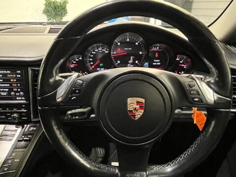 Porsche Panamera 3.0D V6 TiptronicS Euro 5 5dr 47