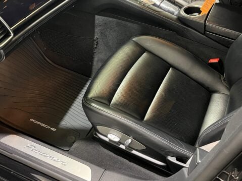 Porsche Panamera 3.0D V6 TiptronicS Euro 5 5dr 48