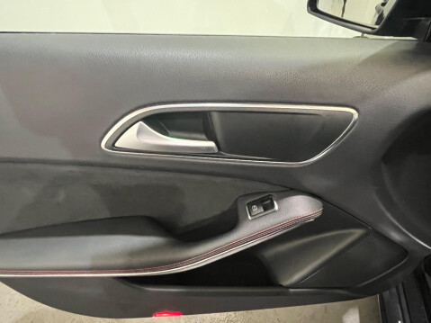 Mercedes-Benz A Class 2.1 A220d AMG Line (Premium) 7G-DCT Euro 6 (s/s) 5dr 27