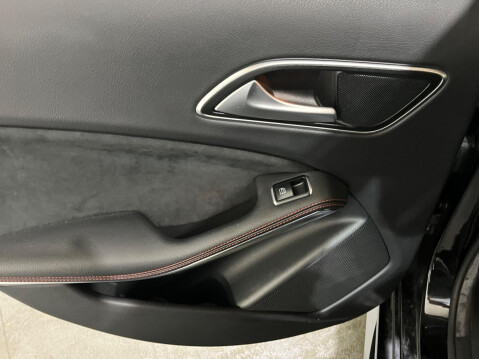 Mercedes-Benz A Class 2.1 A220d AMG Line (Premium) 7G-DCT Euro 6 (s/s) 5dr 28