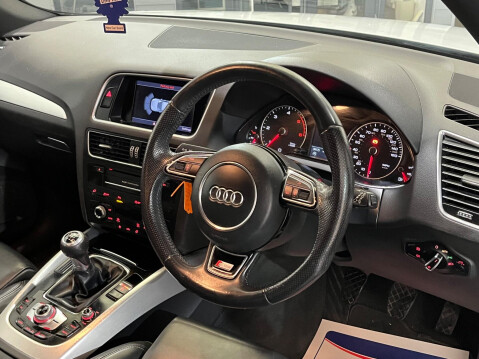 Audi Q5 2.0 TDI S line Plus quattro Euro 5 (s/s) 5dr 3