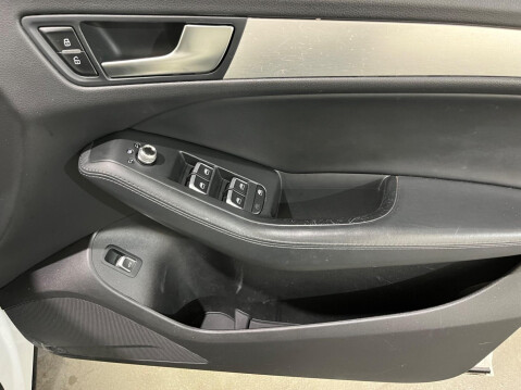 Audi Q5 2.0 TDI S line Plus quattro Euro 5 (s/s) 5dr 33