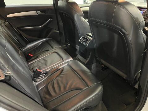 Audi Q5 2.0 TDI S line Plus quattro Euro 5 (s/s) 5dr 20