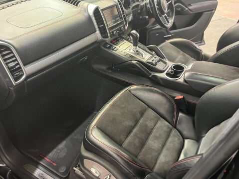 Porsche Cayenne 3.6T V6 GTS TiptronicS 4WD Euro 6 (s/s) 5dr 49