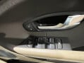 Land Rover Range Rover Evoque 2.2 eD4 Pure Tech FWD Euro 5 (s/s) 5dr 31