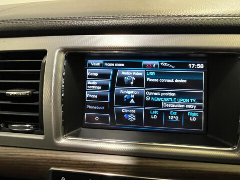 Jaguar XF 2.2d Luxury Auto Euro 5 (s/s) 4dr 37