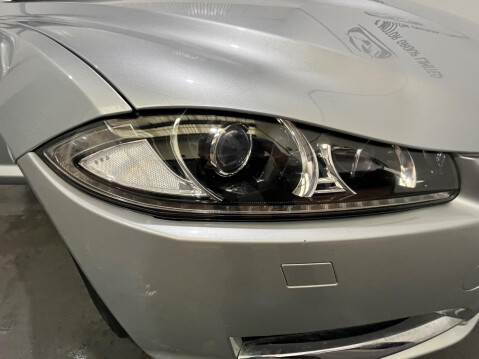 Jaguar XF 2.2d Luxury Auto Euro 5 (s/s) 4dr 45