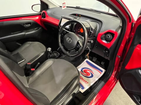 Toyota Aygo 1.0 VVT-i x-pression Euro 6 5dr 3