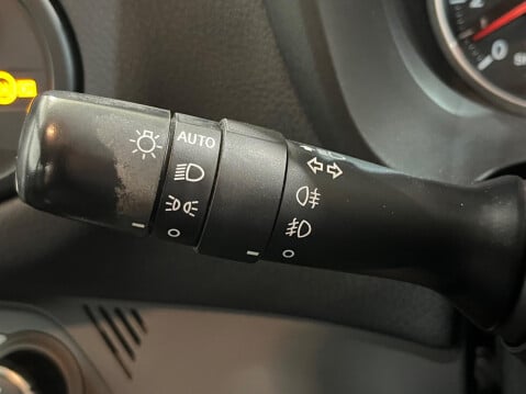 Toyota Yaris 1.33 Dual VVT-i Excel Euro 5 5dr Euro 5 27