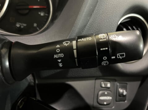 Toyota Yaris 1.33 Dual VVT-i Excel Euro 5 5dr Euro 5 28
