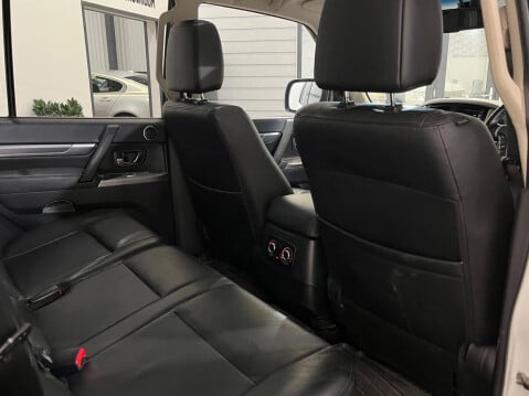 Mitsubishi Shogun 3.2 DI-DC SG3 Auto 4WD Euro 6 5dr LWB 7