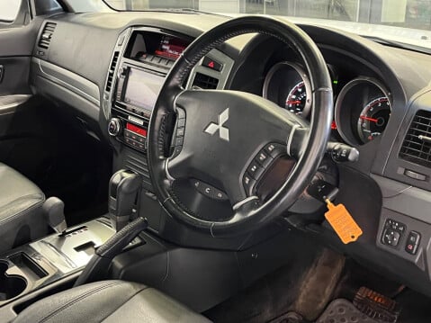 Mitsubishi Shogun 3.2 DI-DC SG3 Auto 4WD Euro 6 5dr LWB 2