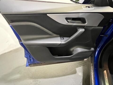 Jaguar F-Pace 2.0 D240 R-Sport Auto AWD Euro 6 (s/s) 5dr 28