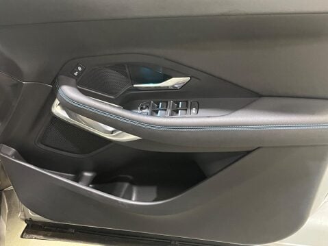 Jaguar E-Pace 2.0 D180 R-Dynamic S Auto AWD Euro 6 (s/s) 5dr 31