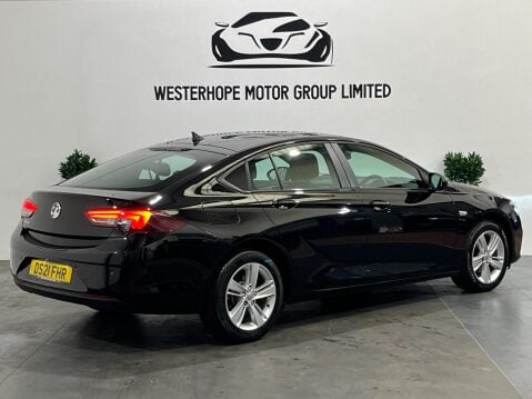 Vauxhall Insignia 1.5 Turbo D SE Nav Grand Sport Euro 6 (s/s) 5dr 17