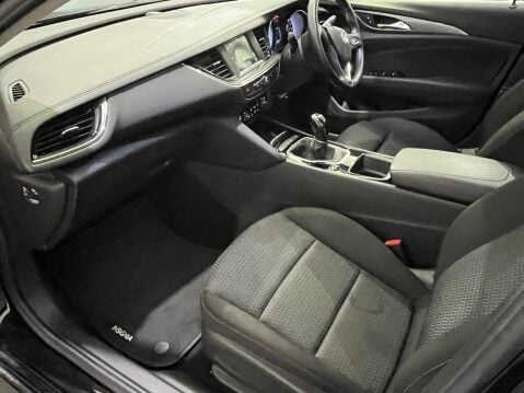Vauxhall Insignia 1.5 Turbo D SE Nav Grand Sport Euro 6 (s/s) 5dr 42