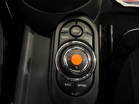 Mini Hatch 1.5 Cooper Steptronic Euro 6 (s/s) 3dr 19