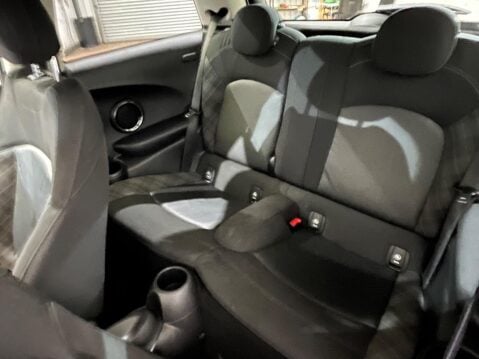 Mini Hatch 1.5 Cooper Steptronic Euro 6 (s/s) 3dr 36