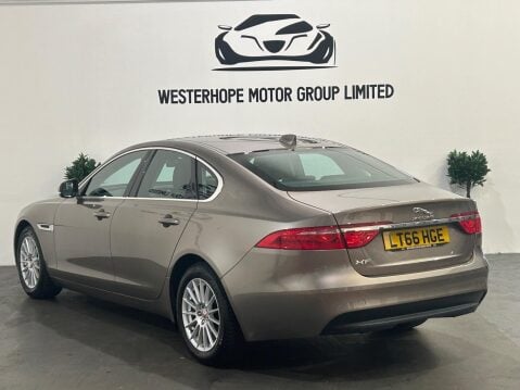 Jaguar XF 2.0d Prestige Euro 6 (s/s) 4dr 2
