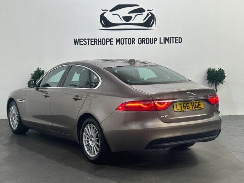 Jaguar XF 2.0d Prestige Euro 6 (s/s) 4dr 9