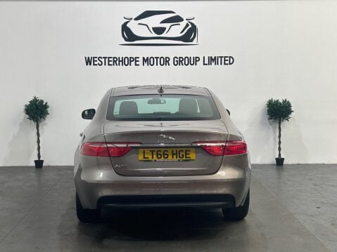 Jaguar XF 2.0d Prestige Euro 6 (s/s) 4dr 16
