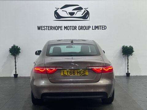 Jaguar XF 2.0d Prestige Euro 6 (s/s) 4dr 17