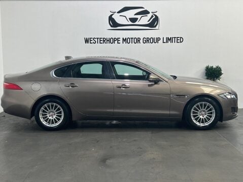 Jaguar XF 2.0d Prestige Euro 6 (s/s) 4dr 19