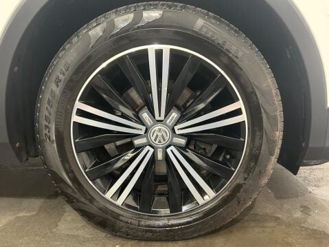 Volkswagen Tiguan 2.0 TDI BlueMotion Tech SE Navigation 4Motion Euro 6 (s/s) 5dr 39