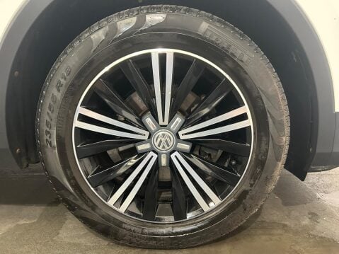 Volkswagen Tiguan 2.0 TDI BlueMotion Tech SE Navigation 4Motion Euro 6 (s/s) 5dr 40
